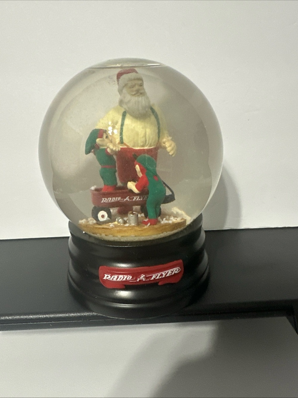 Radio Flyer Santa Waterball Snow Globe